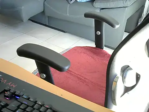 Snapshot of charly2994 chatting on March 18, 2026, 3:37 pm charly2994 online show from March 18, 2026, 3:37 pm