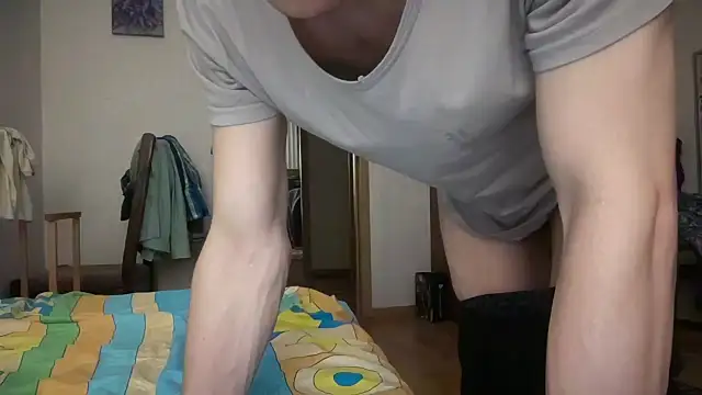 Lamonteik online show from November 15, 2025, 9:32 pm