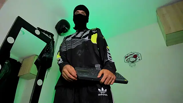 Snapshot of Samuel_Suarez chatting on January 15, 2026, 2:16 am Samuel Suarez online show from January 15, 2026, 2:16 am