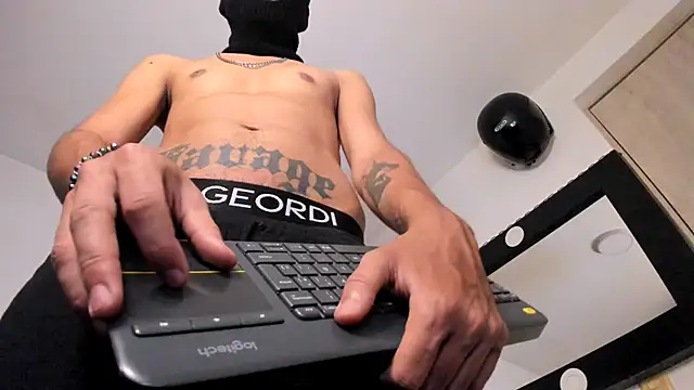 Snapshot of Samuel_Suarez chatting on March 13, 2026, 5:36 am Samuel Suarez online show from March 13, 2026, 5:36 am