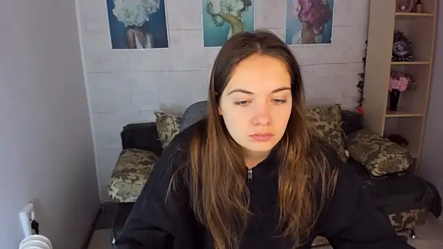 Snapshot of KristinaLoison chatting on January 6, 2025, 4:13 pm KristinaLoison online show from January 6, 2025, 4:13 pm