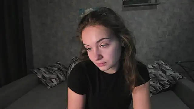 Snapshot of KristinaLoison chatting on January 17, 2026, 2:22 pm KristinaLoison online show from January 17, 2026, 2:22 pm