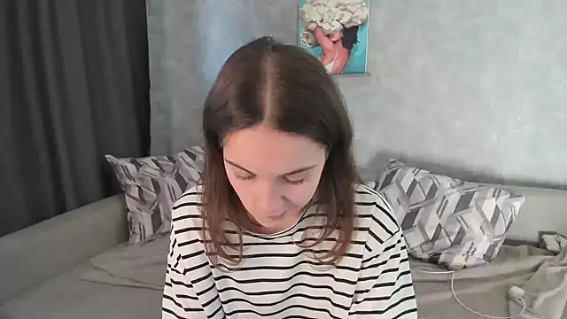 Snapshot of KristinaLoison chatting on February 17, 2026, 12:12 pm KristinaLoison online show from February 17, 2026, 12:12 pm