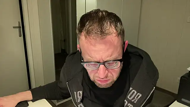 FABIOGLASSES online show from February 1, 2025, 12:29 am