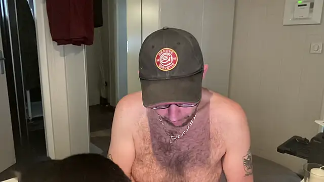 Snapshot of FABIOGLASSES chatting on September 15, 2025, 5:24 pm FABIOGLASSES online show from September 15, 2025, 5:24 pm