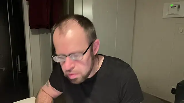 Snapshot of FABIOGLASSES chatting on February 20, 2026, 11:16 pm FABIOGLASSES online show from February 20, 2026, 11:16 pm