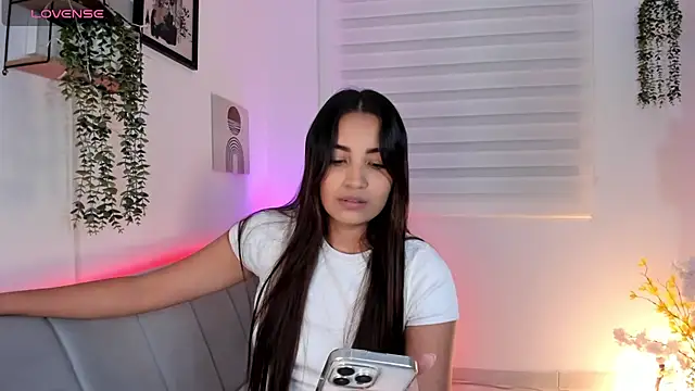 Snapshot of aisha_es chatting on February 6, 2026, 11:41 pm aisha es online show from February 6, 2026, 11:41 pm