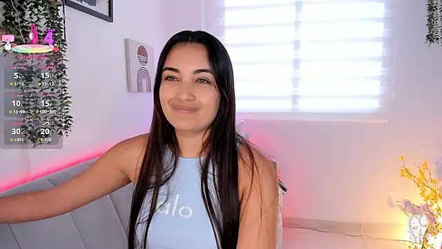 Snapshot of aisha_es chatting on February 8, 2026, 6:44 pm aisha es online show from February 8, 2026, 6:44 pm