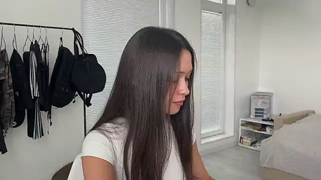 Snapshot of mo1ly chatting on July 1, 2026, 1:13 pm mo1ly online show from July 1, 2026, 1:13 pm