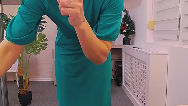 EllaMilf  online show from December 29, 2024, 1:17 pm