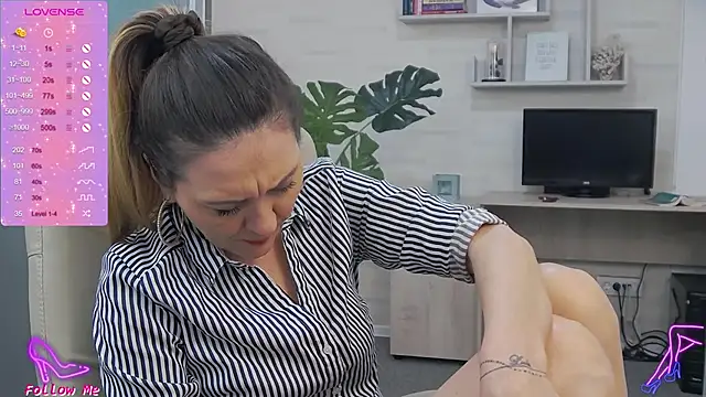 EllaMilf  online show from January 19, 2025, 11:23 am