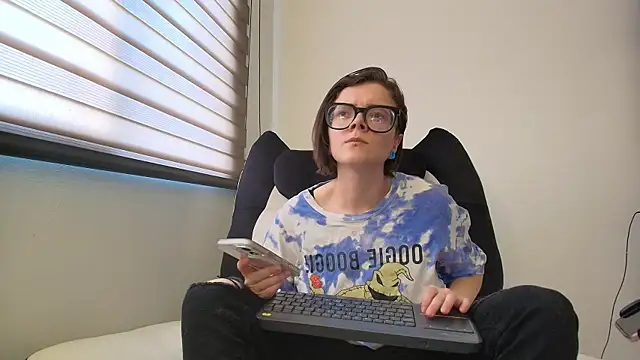 Snapshot of Arya_starrk chatting on January 7, 2026, 2:41 pm Arya starrk online show from January 7, 2026, 2:41 pm