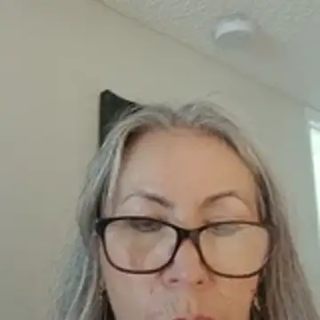 Snapshot of EvaRobinson chatting on May 22, 2026, 4:12 pm EvaRobinson online show from May 22, 2026, 4:12 pm