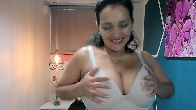 Snapshot of MarilynMiilf_ chatting on December 10, 2024, 7:43 pm MarilynMiilf online show from December 10, 2024, 7:43 pm