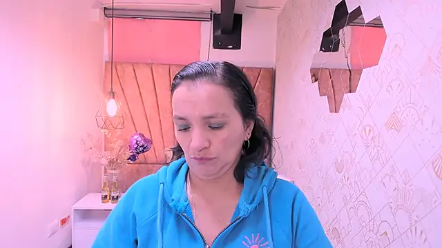 Snapshot of MarilynMiilf_ chatting on October 7, 2025, 7:22 pm MarilynMiilf online show from October 7, 2025, 7:22 pm
