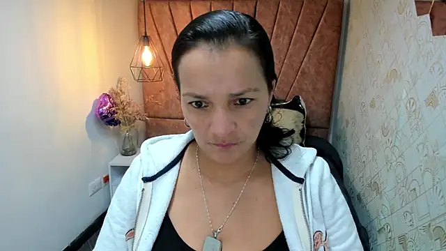 Snapshot of MarilynMiilf_ chatting on November 27, 2025, 7:27 pm MarilynMiilf online show from November 27, 2025, 7:27 pm