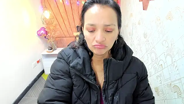 Snapshot of MarilynMiilf_ chatting on December 17, 2025, 8:26 pm MarilynMiilf online show from December 17, 2025, 8:26 pm