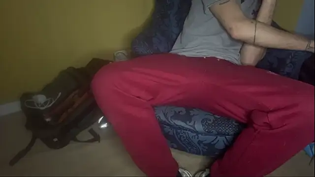 Snapshot of ThatGuyNextDoor1992 chatting on February 22, 2025, 1:44 am ThatGuyNextDoor1992 online show from February 22, 2025, 1:44 am