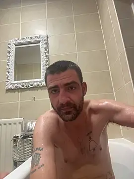 Snapshot of ThatGuyNextDoor1992 chatting on November 10, 2025, 10:31 pm ThatGuyNextDoor1992 online show from November 10, 2025, 10:31 pm