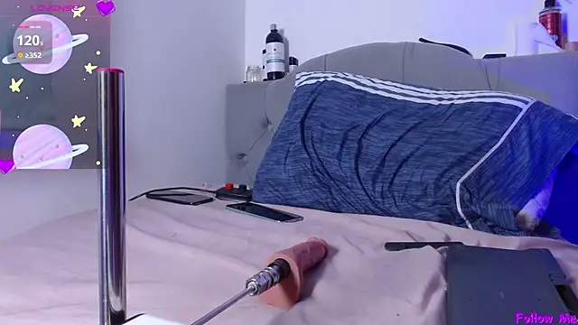 Snapshot of Red-moon1 chatting on February 15, 2025, 3:06 pm Red-moon1 online show from February 15, 2025, 3:06 pm