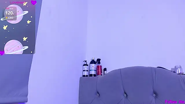 Snapshot of Red-moon1 chatting on March 21, 2025, 5:23 pm Red-moon1 online show from March 21, 2025, 5:23 pm