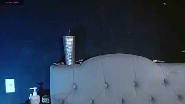 Red-moon1 online show from June 18, 2026, 2:34 am