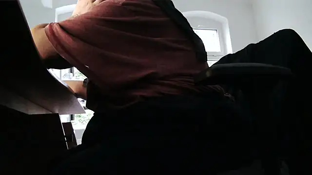 chubbysmallcockxh online show from September 21, 2025, 4:41 pm