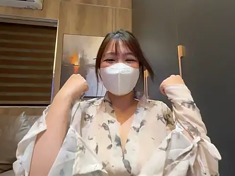 Snapshot of Onee-Chew chatting on August 4, 2026, 1:36 pm Onee-Chew online show from August 4, 2026, 1:36 pm