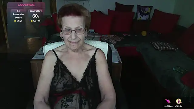 HeisseomaOriginal online show from October 19, 2025, 7:20 am