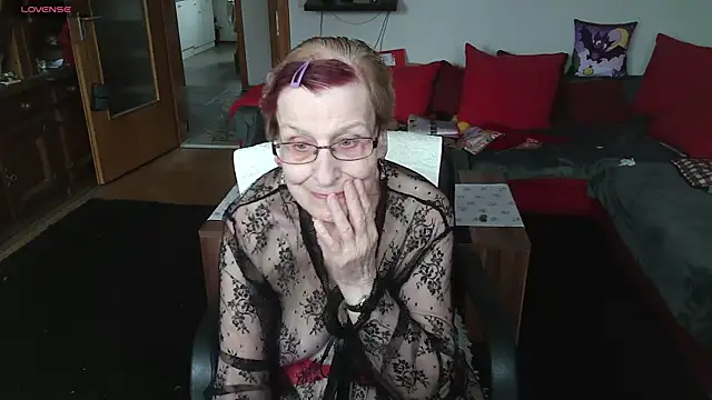 HeisseomaOriginal online show from March 17, 2026, 8:17 am
