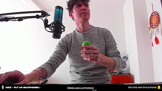 Snapshot of Headhunterdz chatting on November 28, 2025, 8:44 pm Headhunterdz online show from November 28, 2025, 8:44 pm