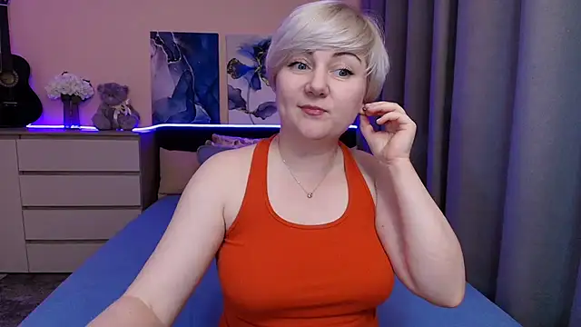 BlondPearl online show from June 23, 2026, 7:45 pm