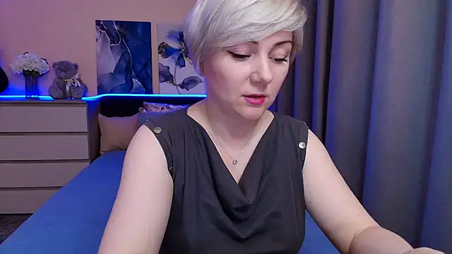 BlondPearl online show from June 24, 2026, 9:03 pm