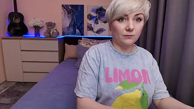 BlondPearl online show from July 15, 2026, 9:53 pm