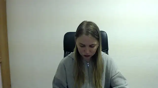 Snapshot of klerkarina chatting on October 18, 2025, 6:16 am klerkarina online show from October 18, 2025, 6:16 am