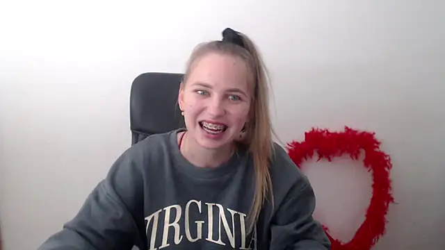 Snapshot of klerkarina chatting on October 20, 2025, 5:30 am klerkarina online show from October 20, 2025, 5:30 am