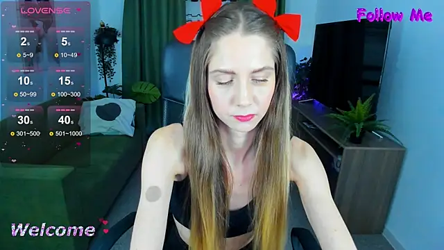 Snapshot of GrayceWild chatting on January 23, 2025, 11:48 am GrayceWild online show from January 23, 2025, 11:48 am