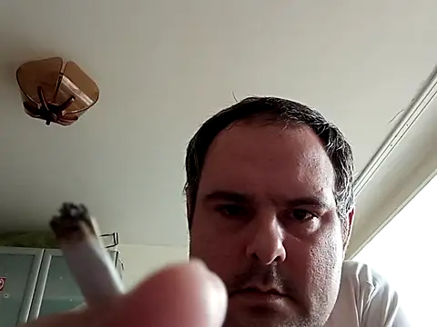 Snapshot of tididi1986 chatting on October 31, 2025, 1:56 pm tididi1986 online show from October 31, 2025, 1:56 pm