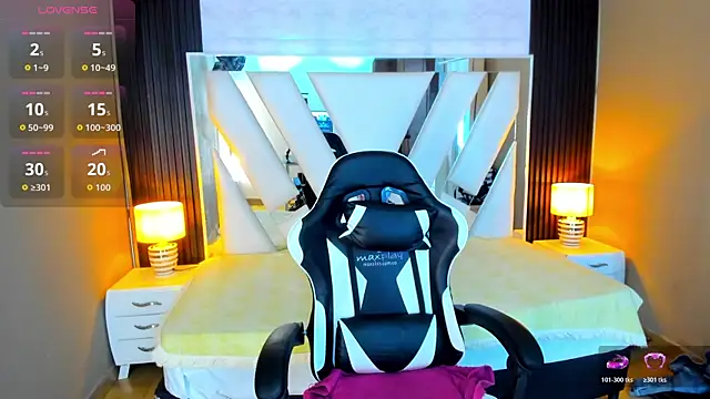 Linda4Petite online show from November 17, 2025, 5:41 pm