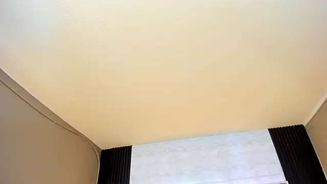 Linda4Petite online show from November 26, 2025, 5:47 pm