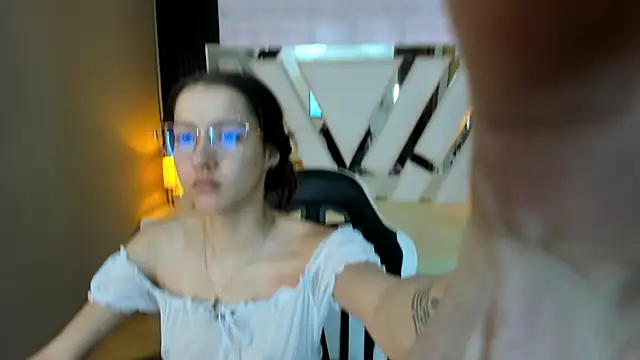 Snapshot of Linda4Petite chatting on January 10, 2026, 6:31 pm Linda4Petite online show from January 10, 2026, 6:31 pm