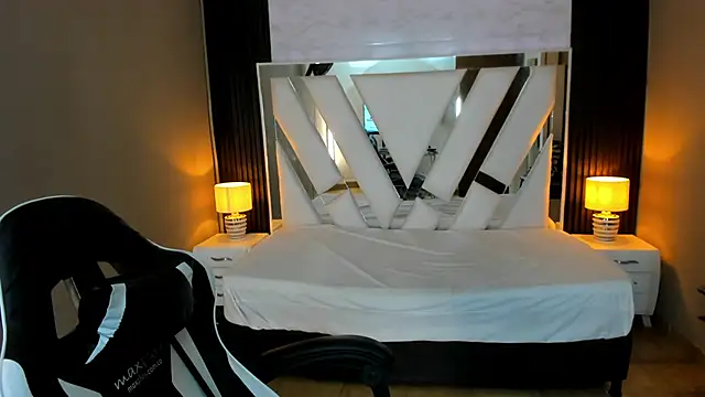 Snapshot of Linda4Petite chatting on January 11, 2026, 1:38 pm Linda4Petite online show from January 11, 2026, 1:38 pm