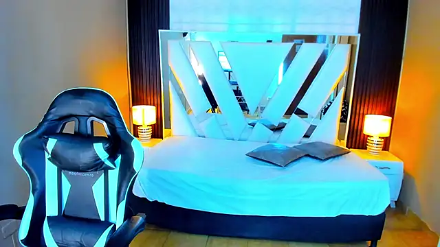 Snapshot of Linda4Petite chatting on January 16, 2026, 6:34 pm Linda4Petite online show from January 16, 2026, 6:34 pm