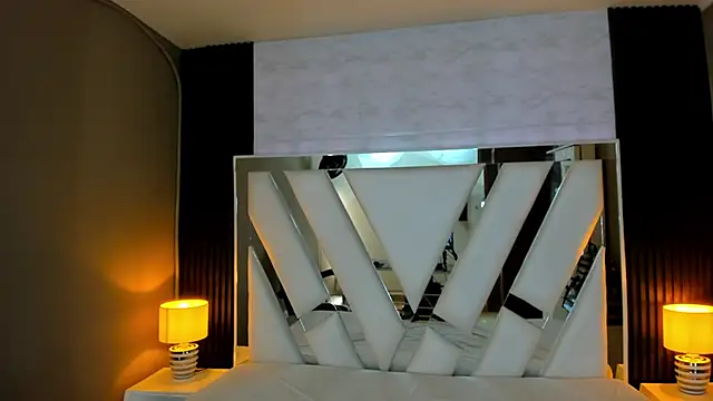 Snapshot of Linda4Petite chatting on February 17, 2026, 6:03 pm Linda4Petite online show from February 17, 2026, 6:03 pm