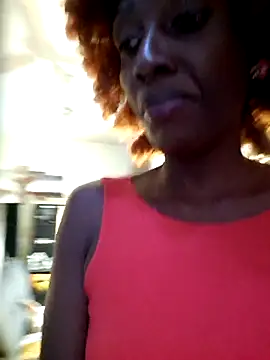 Snapshot of lynnkatrina chatting on February 11, 2026, 10:48 pm lynnkatrina online show from February 11, 2026, 10:48 pm