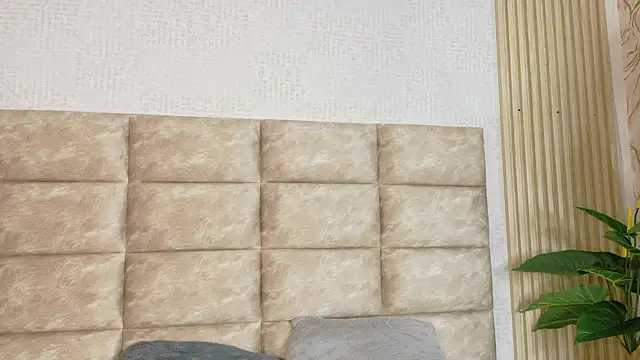 CameronCollins  online show from April 13, 2026, 7:19 pm