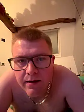 Snapshot of harryletsgo chatting on September 24, 2025, 8:23 pm harryletsgo online show from September 24, 2025, 8:23 pm