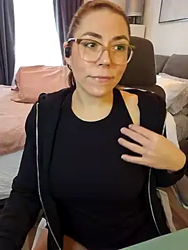 Snapshot of Ellie-L-Elizabeth chatting on December 3, 2024, 4:39 pm Ellie-L-Elizabeth online show from December 3, 2024, 4:39 pm