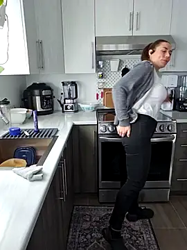 Snapshot of Ellie-L-Elizabeth chatting on December 13, 2024, 4:16 pm Ellie-L-Elizabeth online show from December 13, 2024, 4:16 pm