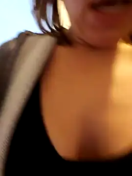 Snapshot of Ellie-L-Elizabeth chatting on January 9, 2025, 3:01 pm Ellie-L-Elizabeth online show from January 9, 2025, 3:01 pm